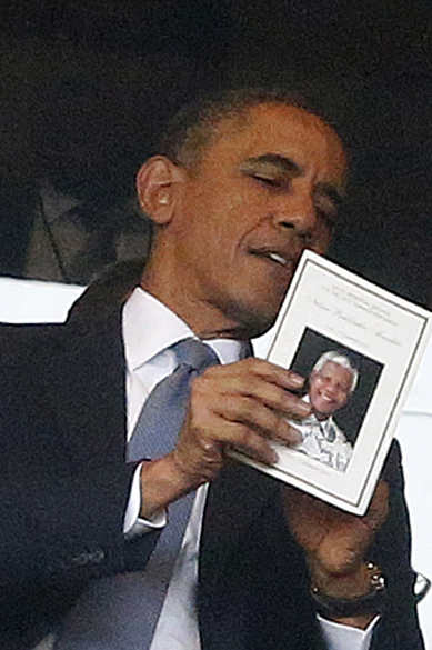 O presidente americano Barack Obama na religiosa de despedida de Nelson Mandela, nesta terça-feira (10)