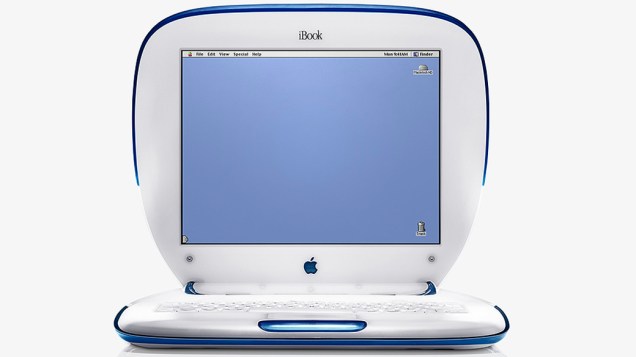 Lançado em 2000, o iBook trouxe o colorido do design da Apple para os notebooks