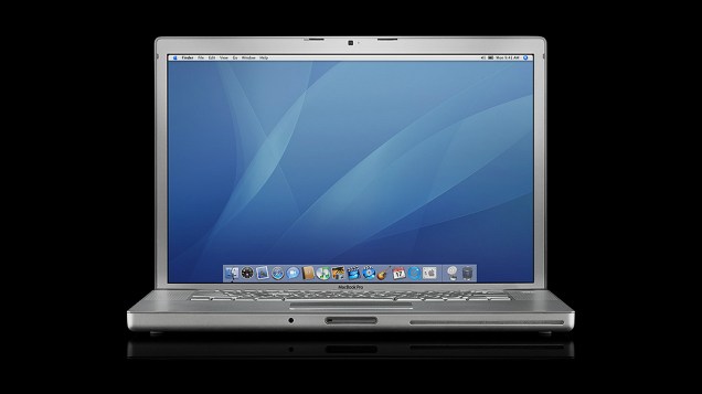 Ao lançar o MacBook Pro, em 2006, a Apple adotou os processadores fabricados pela Intel