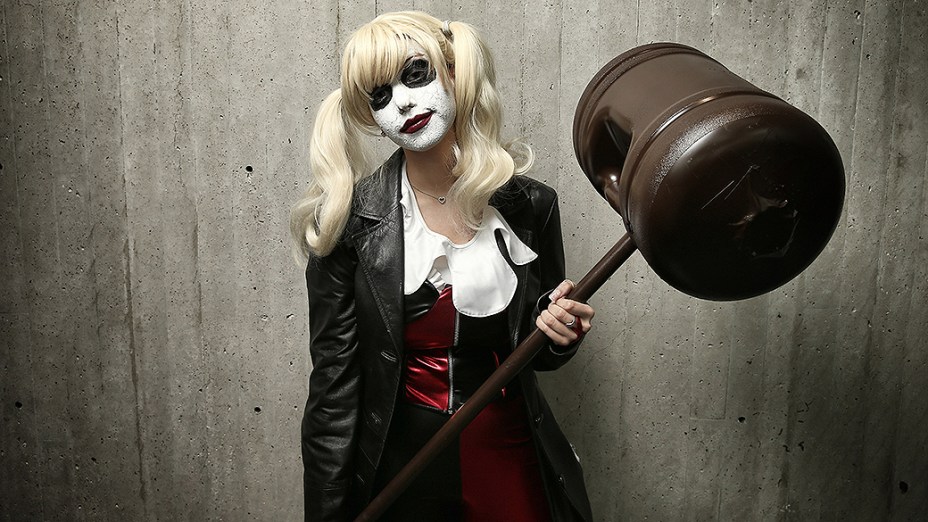 Visitantes usam fantasia de personagens de séries de TV, games e super-heróis de quadrinhos e mangá durante a Comic Con 2013