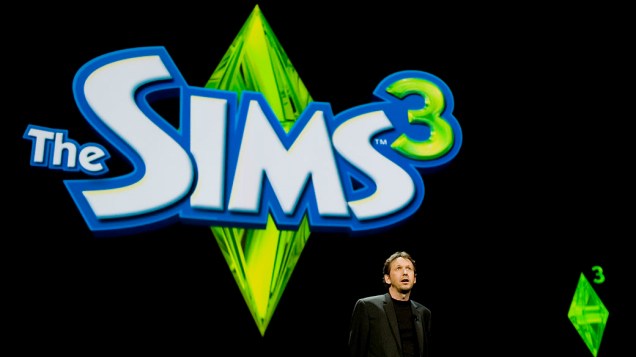 O produtor executivo da Electronic Arts, Rod Humble, apresenta o novo jogo Sims 3, durante a feira de games E3 de 2010