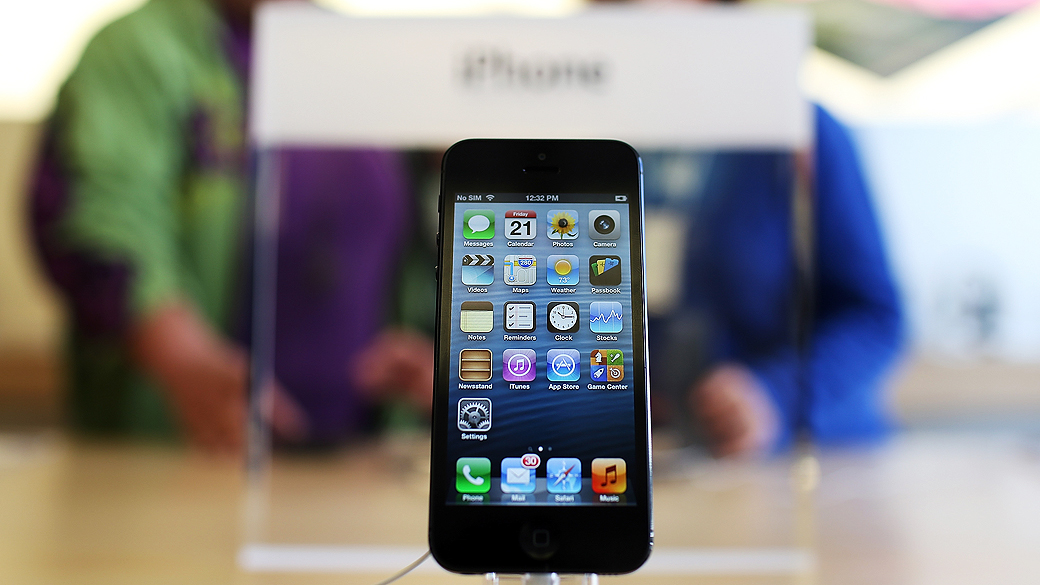 "Pequena porcentagem" do iPhone 5 é afetada por problema na bateria, diz Apple