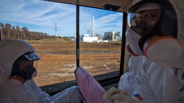 Jornalistas são autorizados a entrarem na usina nuclear de Fukushima, no Japão