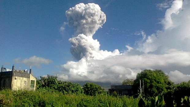 Fenômeno levantou cinzas no vulcão Mayon, nas Filipinas