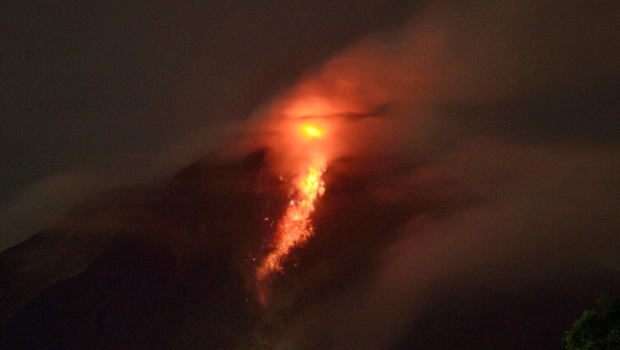 Vulcão fica localizado no Monte Sinabung, na Ilha de Sumatra, na Indonésia