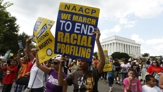Marcha para lembrar Luther King reúne dezenas de milhares de pessoas em Washington