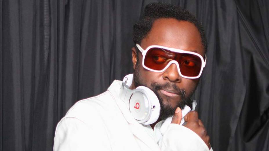 Will.i.am com o fone Monster Beats em Toronto, Canadá