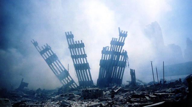 Destroços do World Trade Center após o ataque terrorista de 11 de setembro de 2001, em Nova York