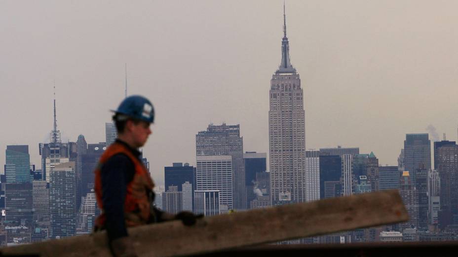 Trabalhador na construção do One World Trade Center em Nova York