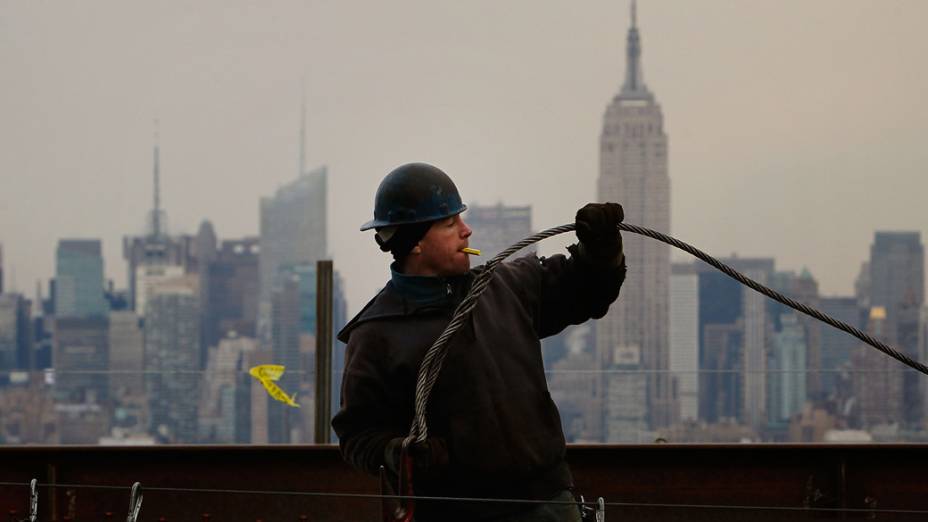 Trabalhador na construção do One World Trade Center em Nova York