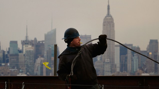 Trabalhador na construção do One World Trade Center em Nova York