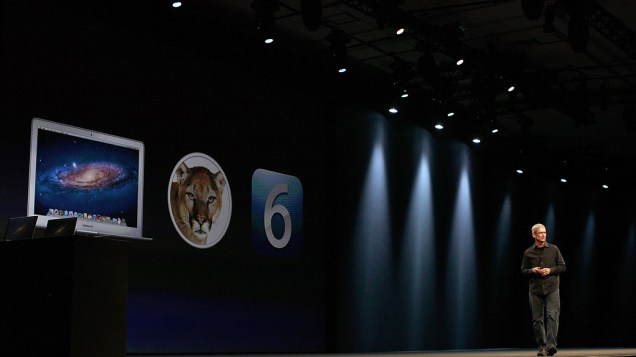 Tim Cook, CEO da Apple, anuncia atualização de software na WWDC 2012