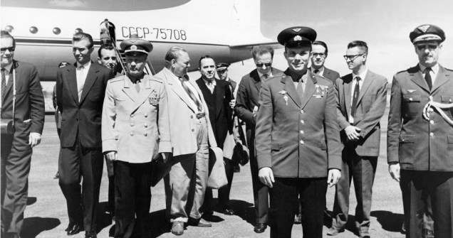 <p><strong>02 de Agosto de 1961</strong> - O cosmonauta Yuri Gagarin desembarca em Brasília</p>
