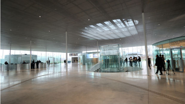 Vista interna do museu Louvre-Lens, inaugurado nesta terça-feira