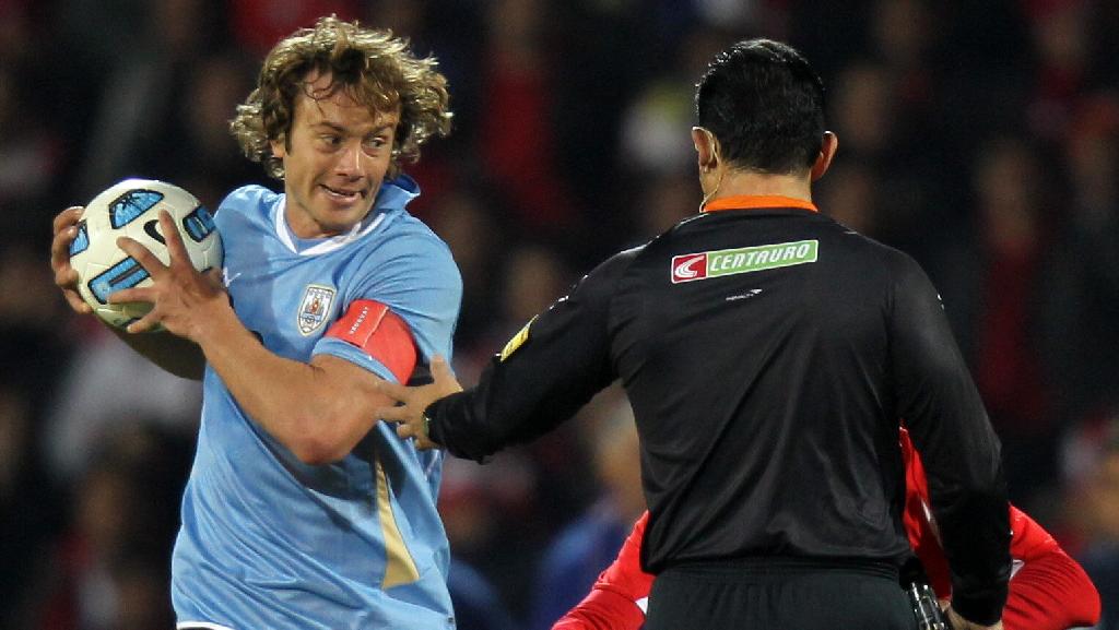O zagueiro Diego Lugano foi um dos destaques do Uruguai contra o Chile