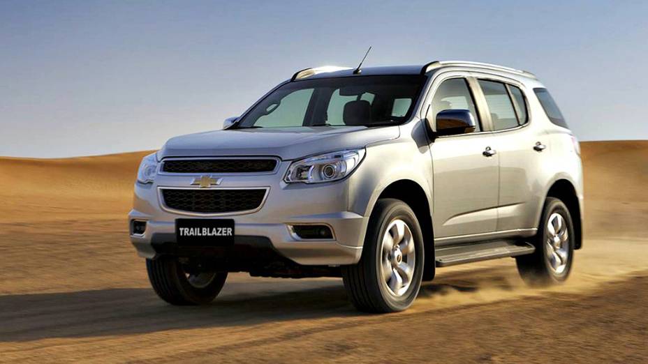 Chevrolet Trailblazer - A substituta da veterana Blazer chegou em novembro custando estratosféricos 145.450 reais na versão LTZ equipada com motor V6 3.6 de 239 cv. Este preço salgado faz dela o automóvel de fabricação nacional mais caro do país. Mas se o SUV vier equipado com o motor 2.8 turbodiesel de 180 cv, o preço salta nada menos de 30 mil reais, alcançando 175.450 reais. O câmbio é o automático de seis marchas nas duas opções e há espaço para até sete passageiros