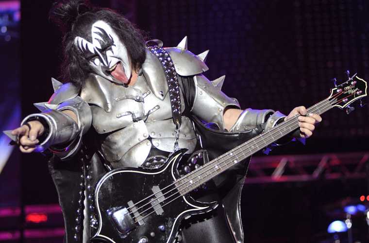 Gene Simmons durante a turnê Kiss Alive/35, em comemoração aos 35 anos da banda, na Arena do Anhembi, em abril de 2009.