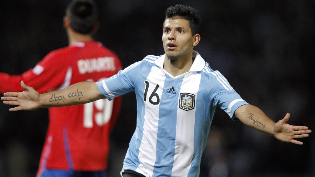 Aguero marcou dois gols na vitória da Argentina contra a Costa Rica