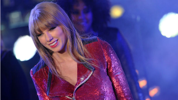 A cantora Taylor Swift durante apresentação no show da virada do ano em Nova York