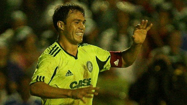 Kleber marcou dois gols na vitória do Palmeiras sobre o Uberaba