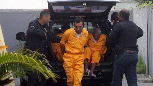 Antonio Caetano Silva, Antonio Matias e Agnaldo Pires, acusados pela morte de Felipe Caffe e Liana Friedenbach, chegam ao fórum de Embu-Guaçu, na Grande São Paulo Antonio Caetano Silva, Antonio Matias e Agnaldo Pires, acusados pela morte de Felipe Caffe e Liana Friedenbach, chegam ao fórum de Embu-Guaçu, na Grande São Paulo