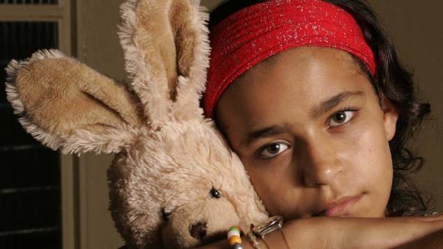 Lucélia Rodrigues da Silva, que foi torturada e mantida em cárcere privado por Sílvia Calabresi, aguarda doação em abrigo para menores abandonados Lucélia Rodrigues da Silva, que foi torturada e mantida em cárcere privado por Sílvia Calabresi, aguarda doação em abrigo para menores abandonados