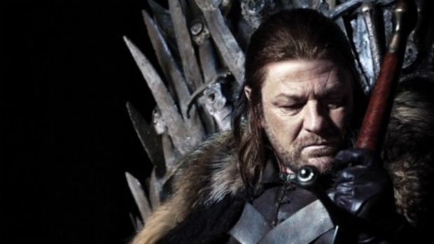 Sean Bean (Boromir em O Senhor dos Anéis) é o austero Lorde Eddard Stark, na nova série de fantasia da HBO que promete esquentar as noites de domingo