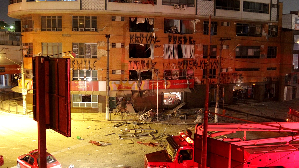 Explosão destruiu lajes de prédio em São Bernardo do Campo (SP)