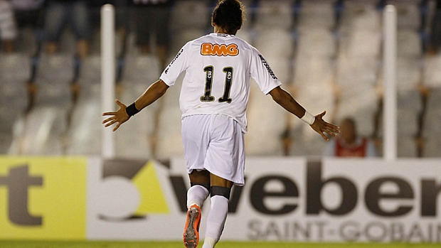 Neymar chegou aos 95 gols com a camisa do Santos