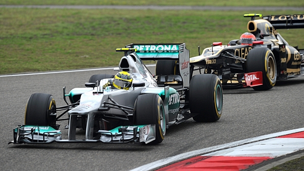 Nico Rosberg dominou o treino de classificação em Xangai e marcou o tempo de 1min35s121