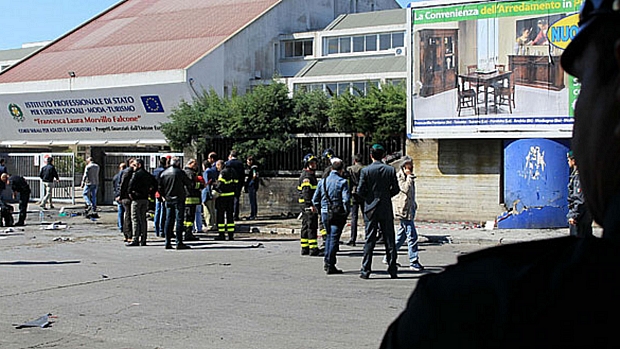 Jornal italiano 'Corriere della Sera' mostra imagens do instituto após a explosão