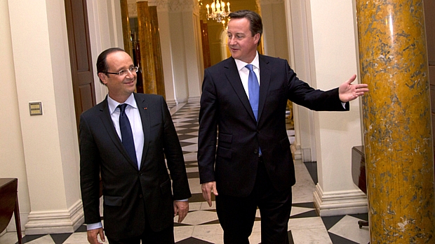 Encontro entre Hollande e Cameron aconteceu na embaixada britânica em Washington