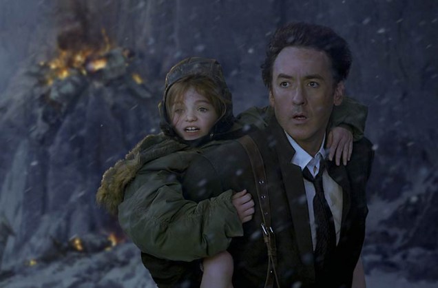 John Cusack com Morgan Lily, que interpreta sua filha.