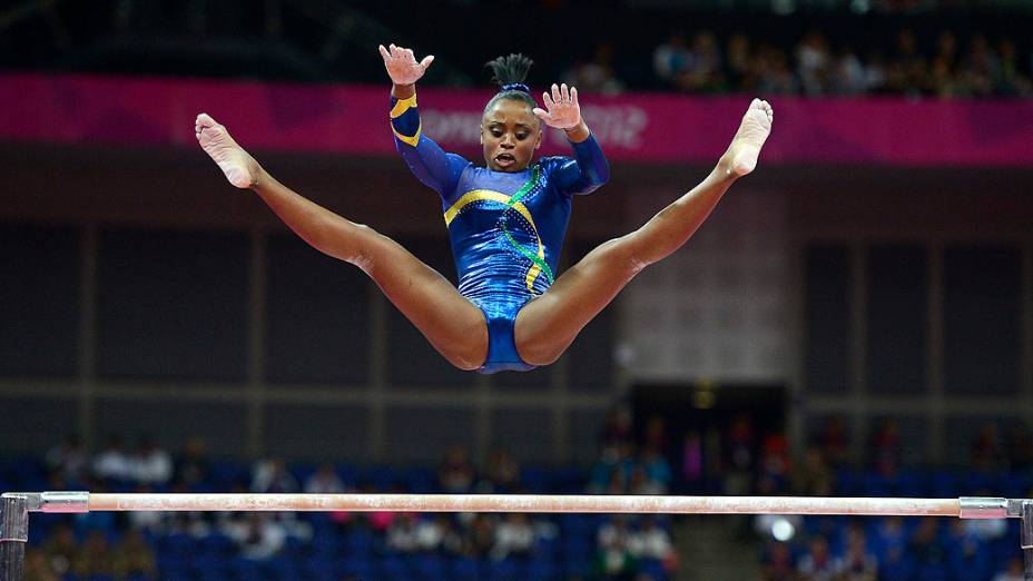 Daiane dos Santos em ação durante a prova eliminatória da ginástica artística, em 29/07/2012