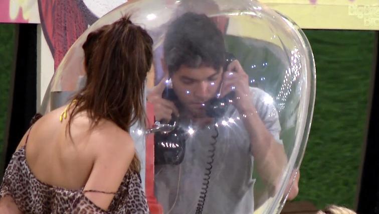 Nasser atende o Big Fone