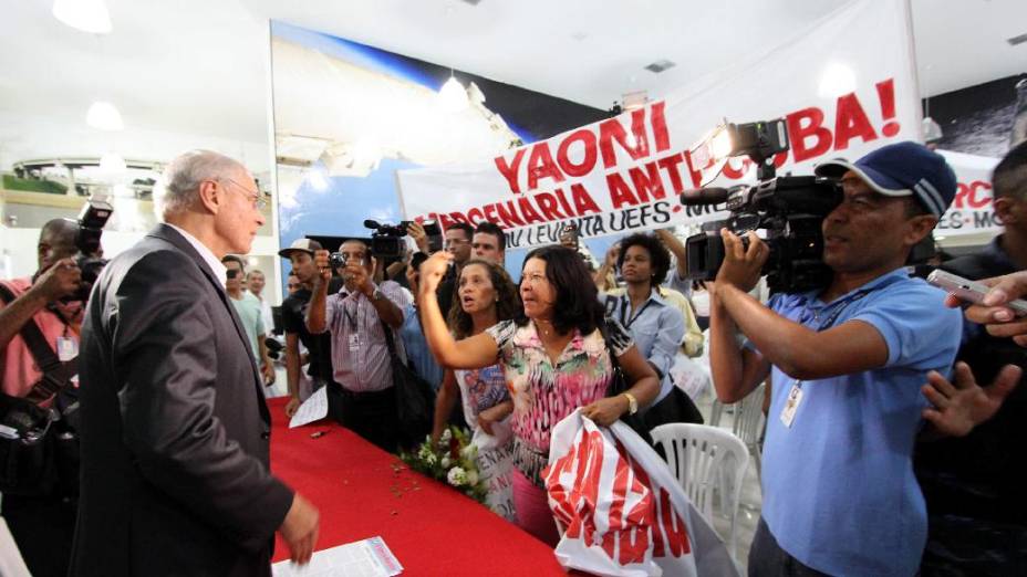 Manifestantes impedem exibição do filme com a presença da blogueira Yoani Sánchez