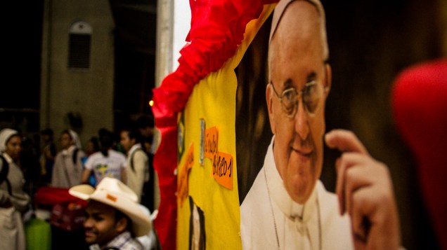 A Jornada Mundial da Juventude ocorre entre os dias 23 e 28 de julho e marca a primeira viagem do papa Francisco ao exterior