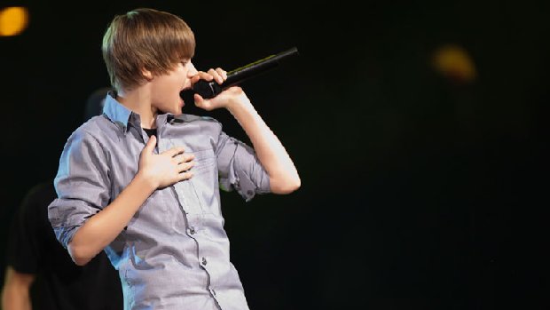 Justin Bieber se livra de sua franja