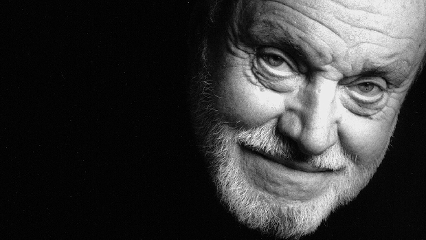 O regente Kurt Masur, de 85 anos