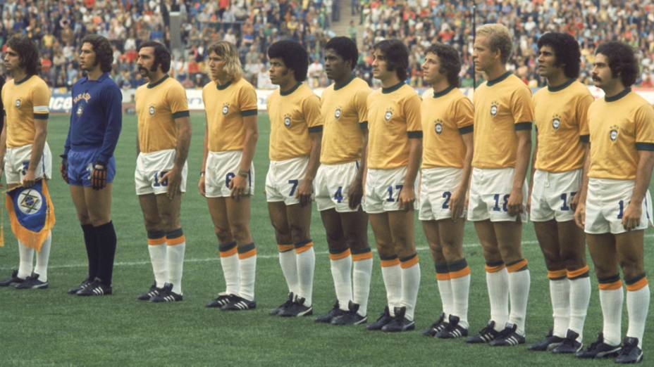 Jogadores da Seleção Brasileira antes do duelo contra a Polônia