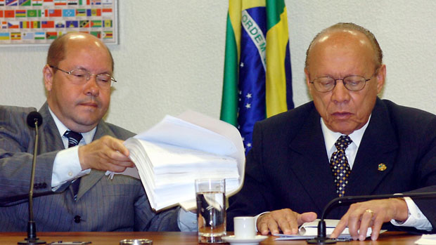 Ao lado do senador César Borges, em 2006, durante abertura de reunião do Conselho de Ética e Decoro Parlamentar
