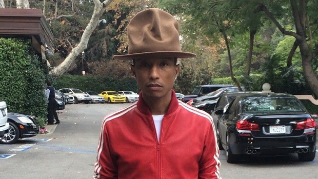 Pharrell Williams e seu chapéu
