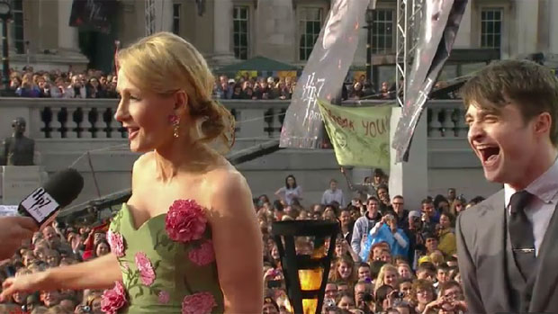 A escritora J. K. Rowling e o ator Daniel Radcliffe, na première do último Harry Potter, em Londres