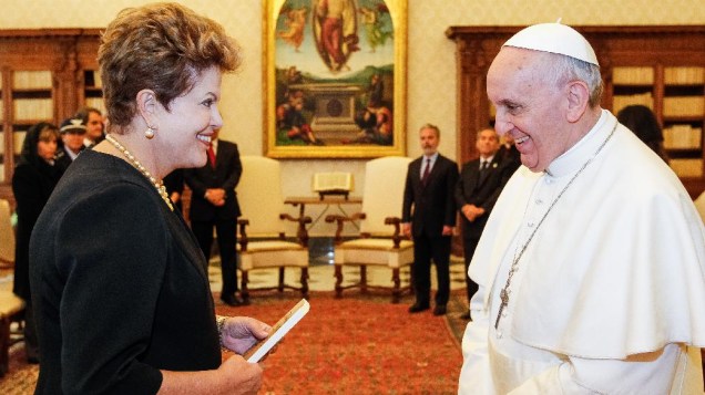 A presidente Dilma Rousseff durante encontro com o papa Papa Francisco, no Palácio Apostólico do Vaticano