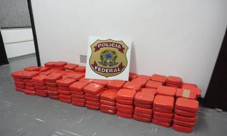 Polícia Federal apreendeu 400 Kg de cocaína, uma aeronave e prendeu uma pessoa em Flagrante em Sorocaba