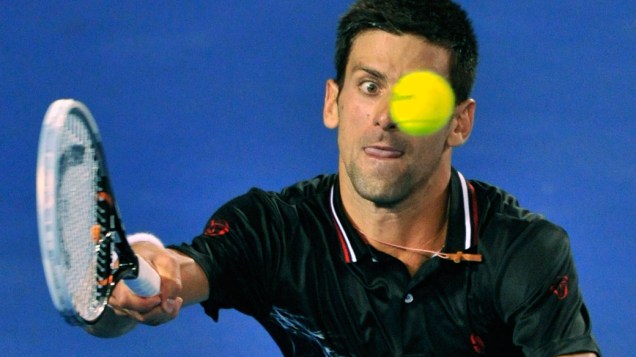 Após perder o primeiro set, o sérvio Novak Djokovic reagiu e conquistou o tri-campeonato, na final do Aberto da Austrália - 29/01/2012