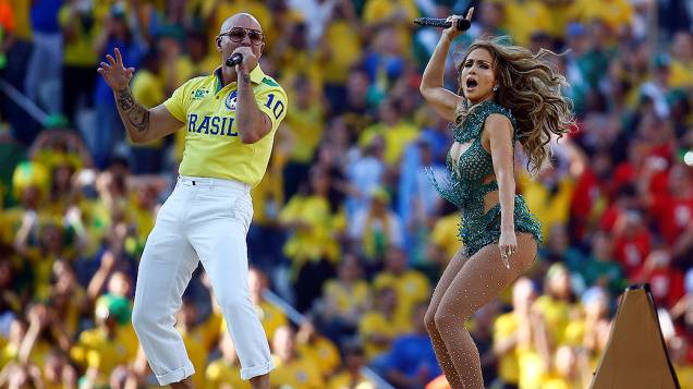 Jennifer Lopez e Pitbull na abertura da Copa do Mundo