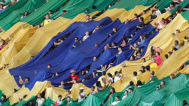 Torcida assiste a abertura dos 5º Jogos Mundiais Militares, no Estadio do Engenhão, no Rio de Janeiro