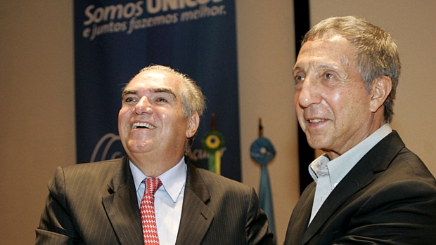 Em 4 de dezembro de 2009, Abílio Diniz, do Pão de Açúcar, e Michael Klein, das Casas Bahia anunciaram a fusão das redes