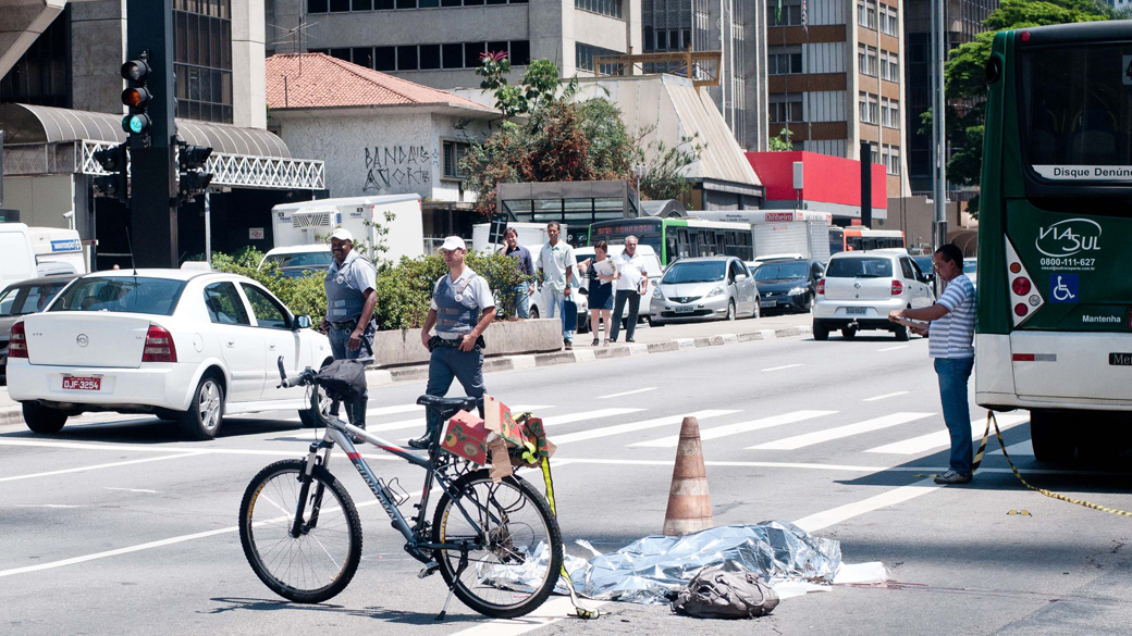 Juliana Dias morreu após ser atingida por um ônibus na avenida Paulista
